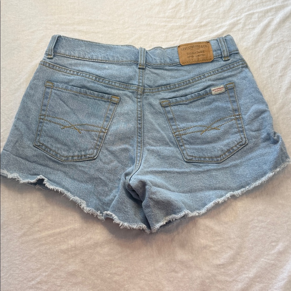 Levi Strauss &Co Signature Girls 16 High Rise A-Line Denim shorts. Light blue